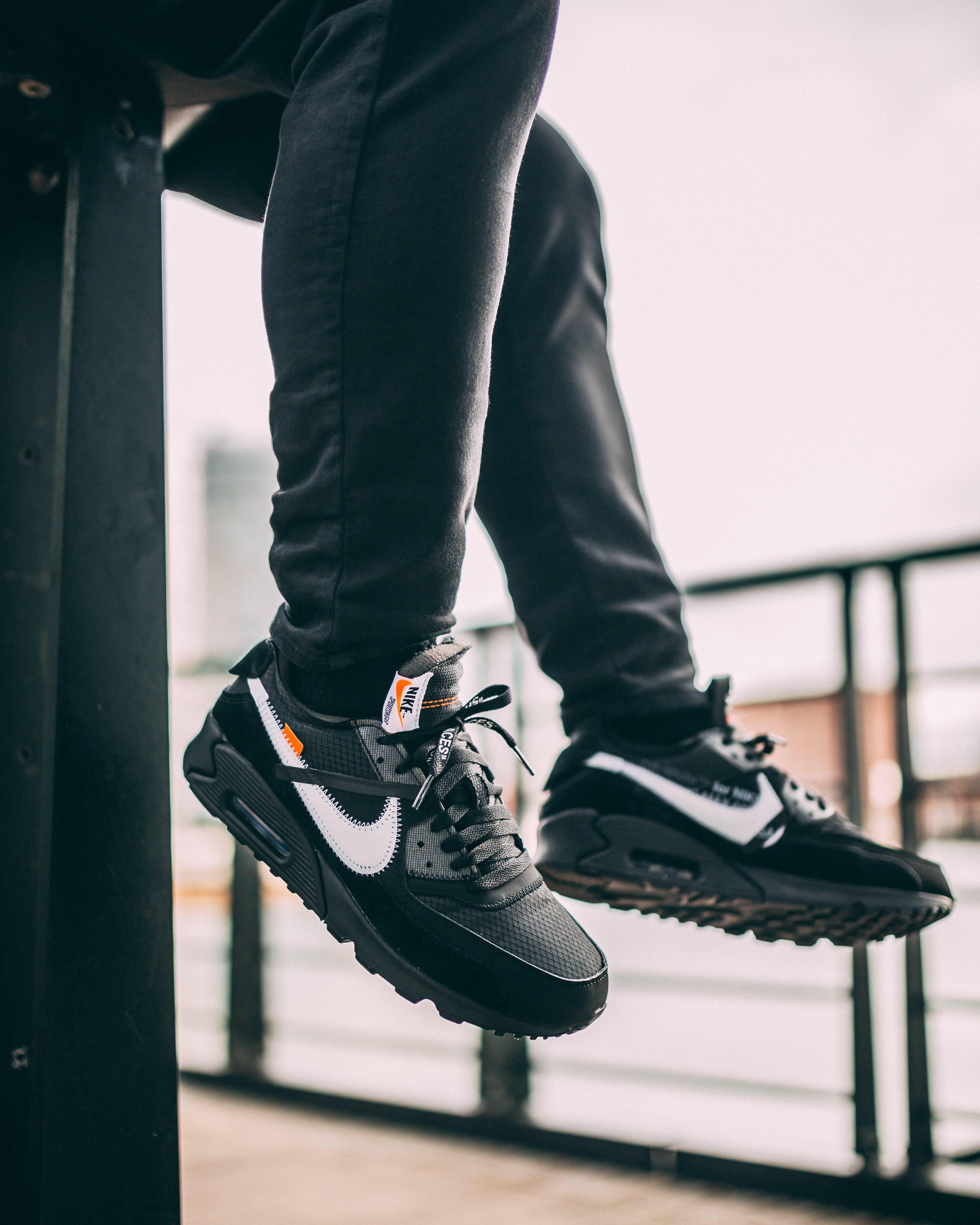 air max 90 black and white