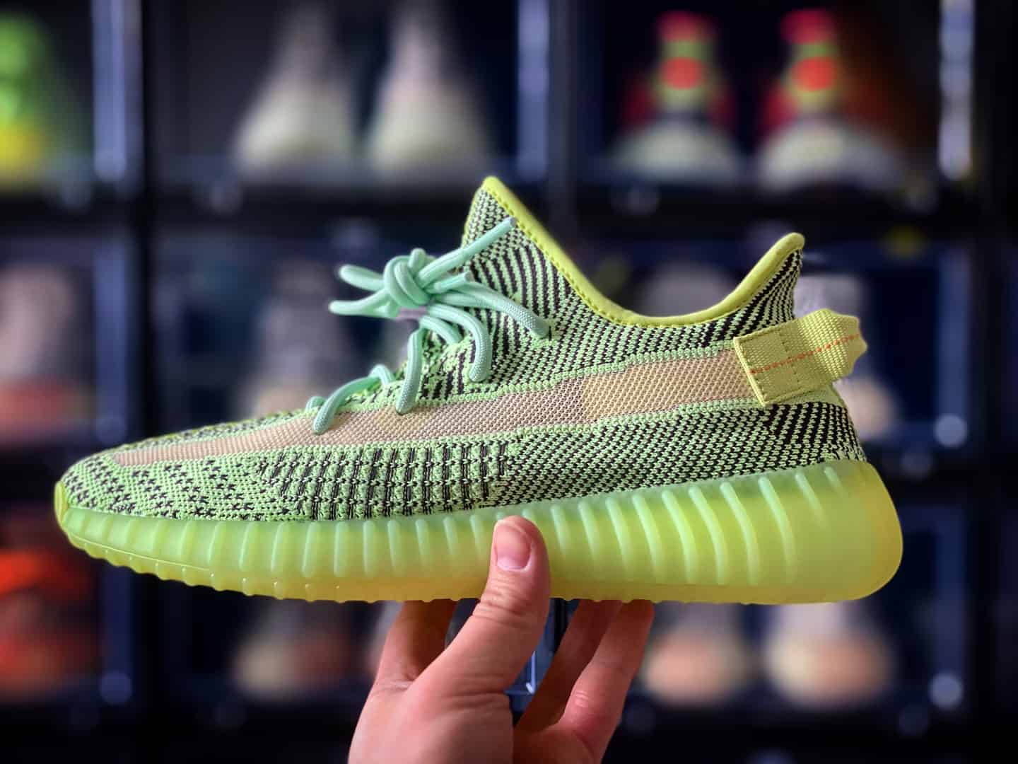 yeezy boost 350 v2 highlighter