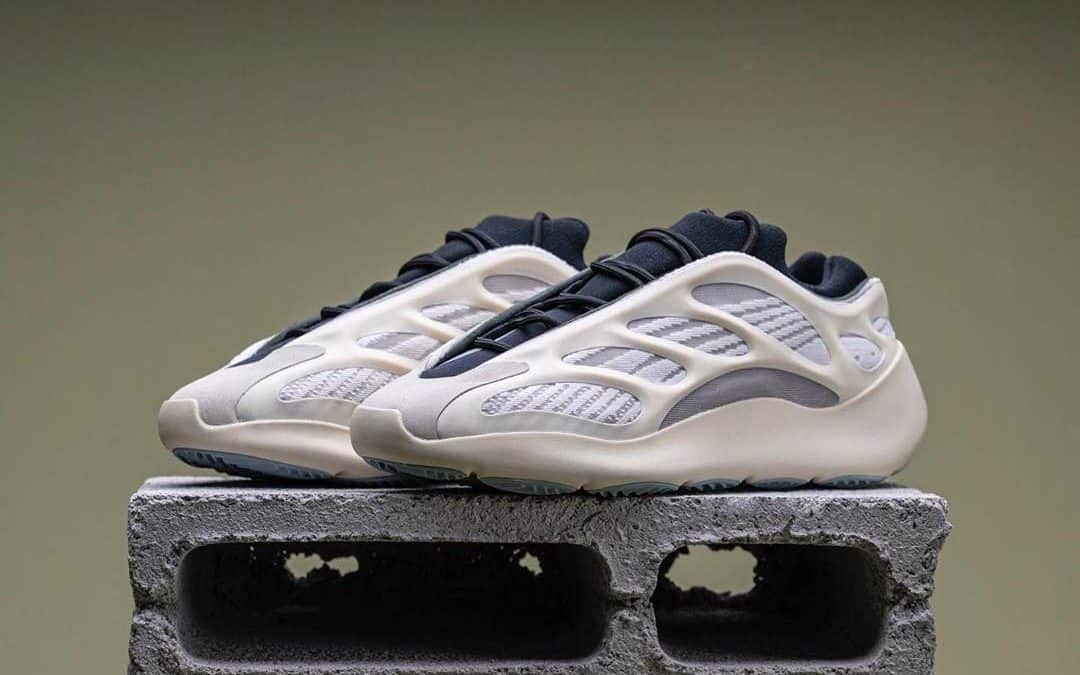 fake yeezy 700 v3