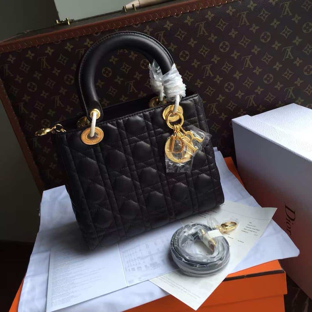 Dior Lady Bag fake vs real