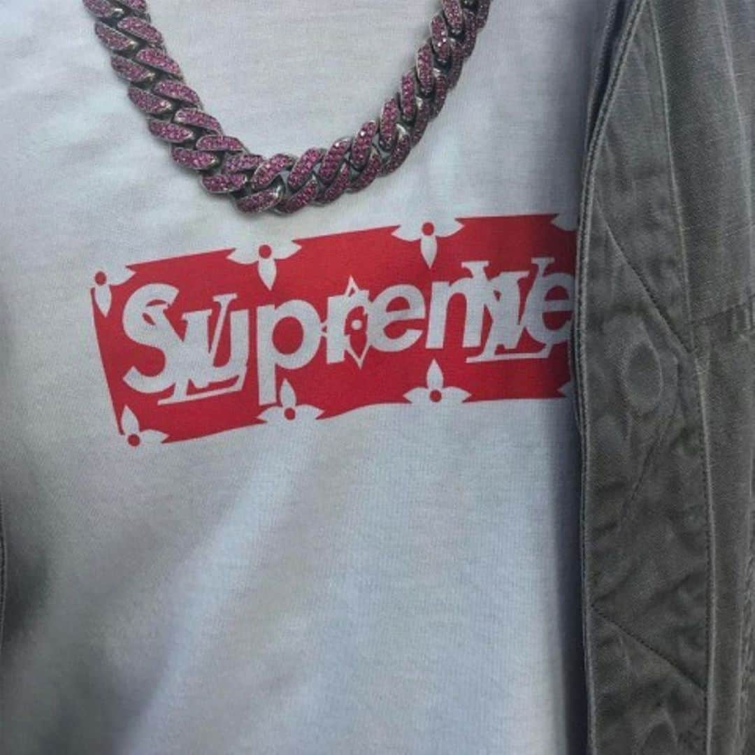 vuitton supreme shirt