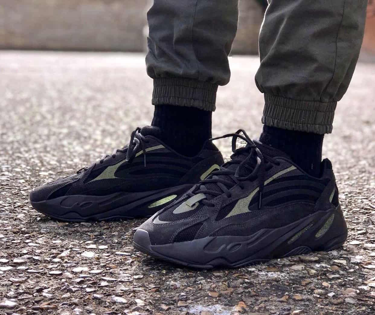 yeezy 700 v2 vanta price