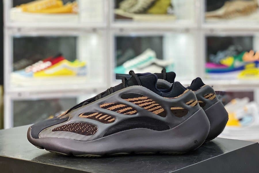 how to spot fake yeezy 700 v3 clay brown