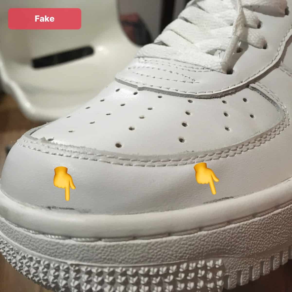 Weird AF1 questionAny idea as to why one shoe tongue higher than the  other on identical pair of Air Force ones?? : r/Sneakers