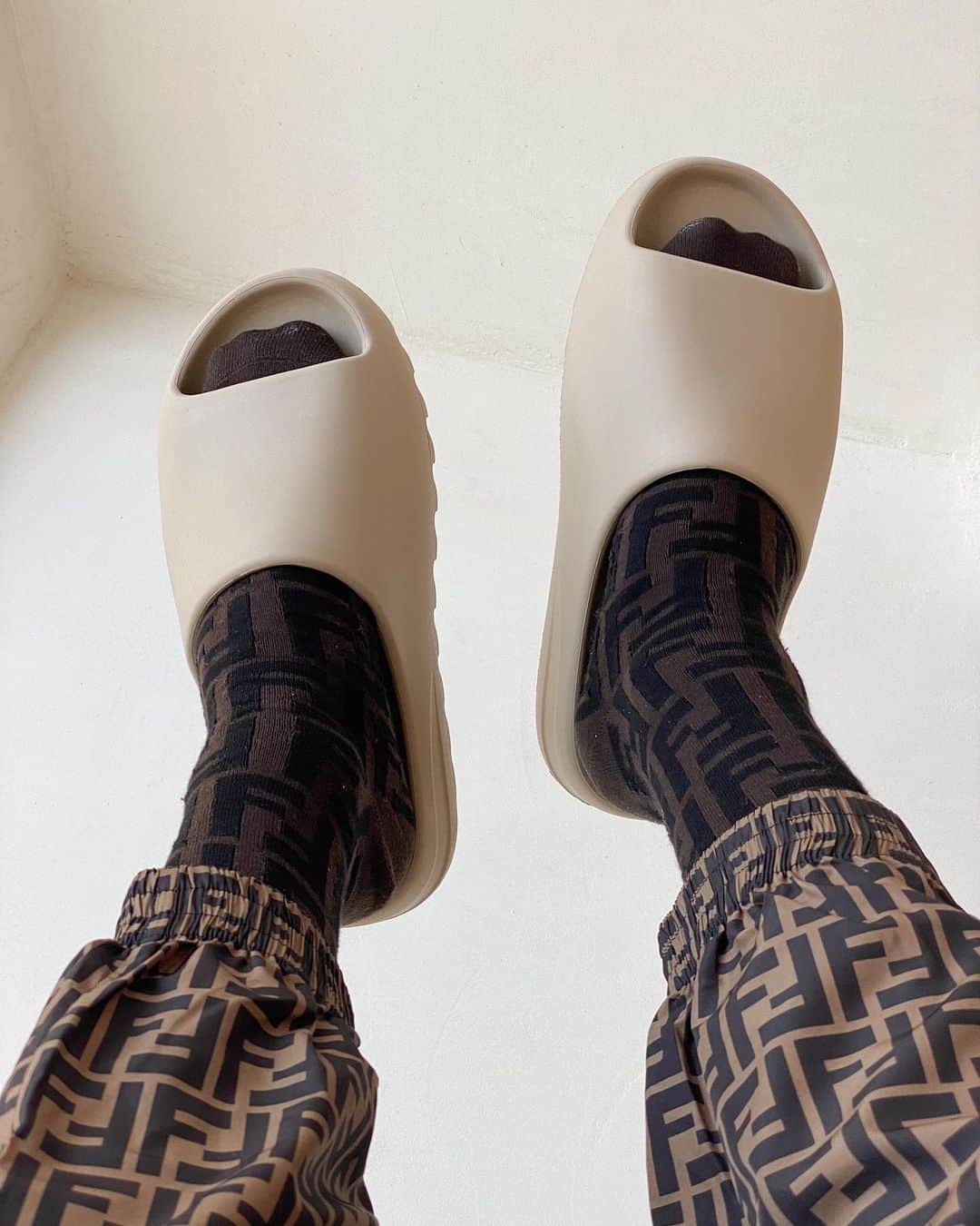 good fake yeezy slides